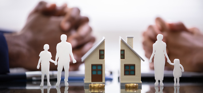 How Does the New Divorce Act Ruling Affect You? wife and husband splitting children and house